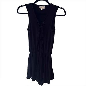 NYTT Black Romper Lace Up Top Size XS